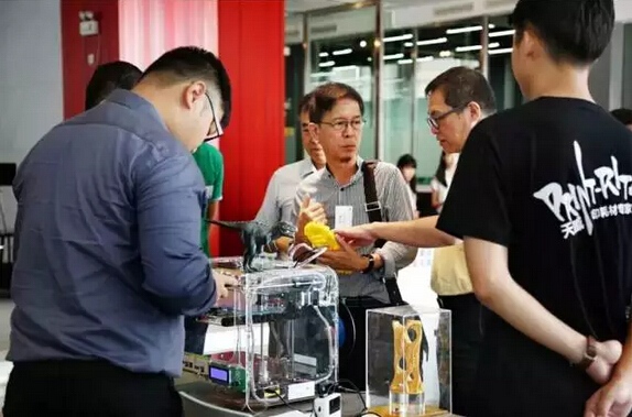 香港三维打印协会参观天威3D打印机